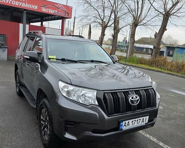 Серый Тойота Ленд Крузер Прадо, объемом двигателя 2.7 л и пробегом 171 тыс. км за 29500 $, фото 5 на Automoto.ua