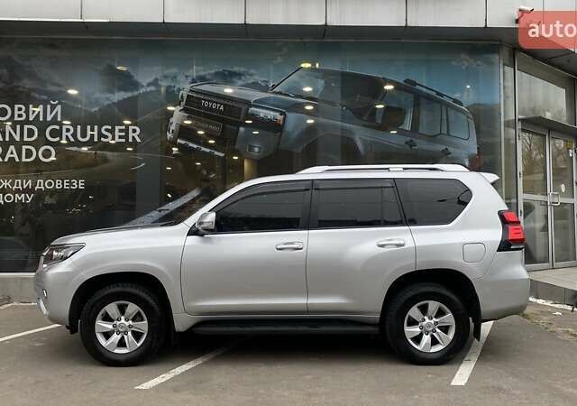 Сірий Тойота Ленд Крузер Прадо, об'ємом двигуна 3.96 л та пробігом 142 тис. км за 34913 $, фото 2 на Automoto.ua