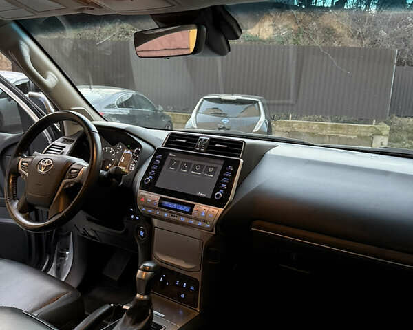 Серый Тойота Ленд Крузер Прадо, объемом двигателя 4 л и пробегом 91 тыс. км за 43500 $, фото 101 на Automoto.ua