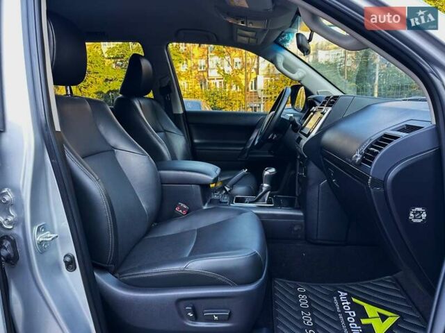 Тойота Ленд Крузер Прадо 2020 в Киеве на Automoto.ua Серый Тойота Ленд Крузер Прадо, объемом двигателя 2.76 л и пробегом 28 тыс. км за 43499 $, фото 24 на Automoto.ua