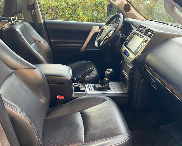 Серый Тойота Ленд Крузер Прадо, объемом двигателя 3.96 л и пробегом 60 тыс. км за 45000 $, фото 8 на Automoto.ua