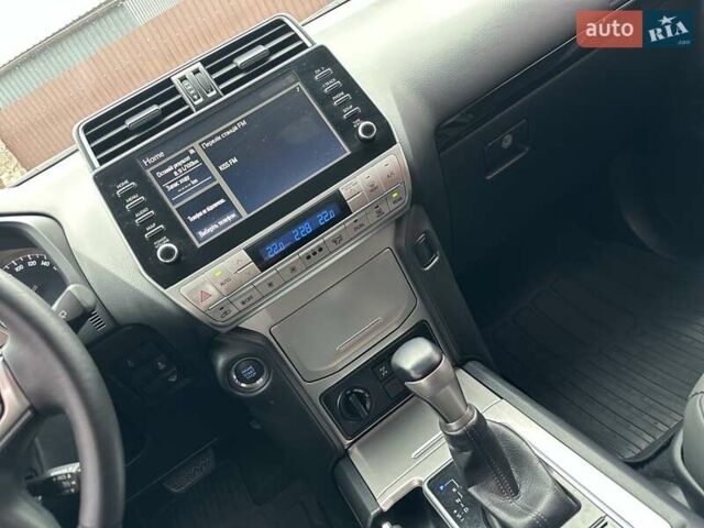 Серый Тойота Ленд Крузер Прадо, объемом двигателя 2.76 л и пробегом 134 тыс. км за 40500 $, фото 28 на Automoto.ua