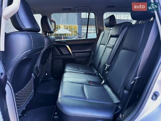 Тойота Ленд Крузер Прадо 2020 в Киеве на Automoto.ua Серый Тойота Ленд Крузер Прадо, объемом двигателя 2.76 л и пробегом 28 тыс. км за 43499 $, фото 22 на Automoto.ua