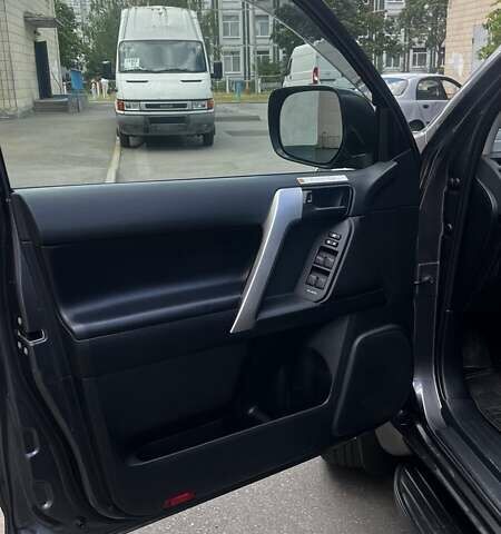 Серый Тойота Ленд Крузер Прадо, объемом двигателя 2.76 л и пробегом 111 тыс. км за 42000 $, фото 7 на Automoto.ua