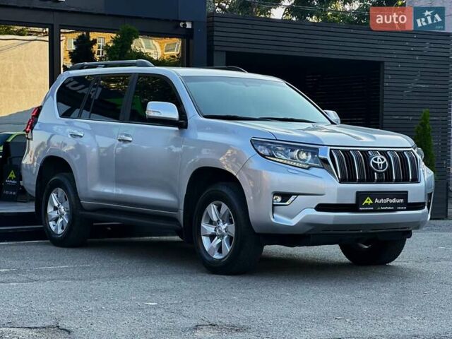 Тойота Ленд Крузер Прадо 2020 в Киеве на Automoto.ua Серый Тойота Ленд Крузер Прадо, объемом двигателя 2.76 л и пробегом 28 тыс. км за 43499 $, фото 3 на Automoto.ua