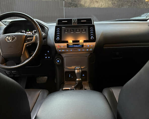 Серый Тойота Ленд Крузер Прадо, объемом двигателя 4 л и пробегом 91 тыс. км за 43500 $, фото 95 на Automoto.ua