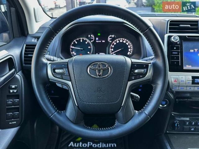 Тойота Ленд Крузер Прадо 2020 в Киеве на Automoto.ua Серый Тойота Ленд Крузер Прадо, объемом двигателя 2.76 л и пробегом 28 тыс. км за 43499 $, фото 31 на Automoto.ua