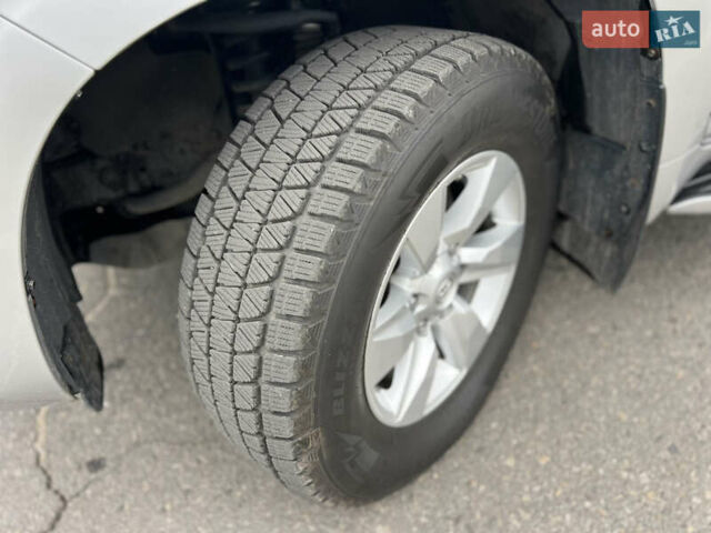 Серый Тойота Ленд Крузер Прадо, объемом двигателя 3.96 л и пробегом 64 тыс. км за 42900 $, фото 24 на Automoto.ua