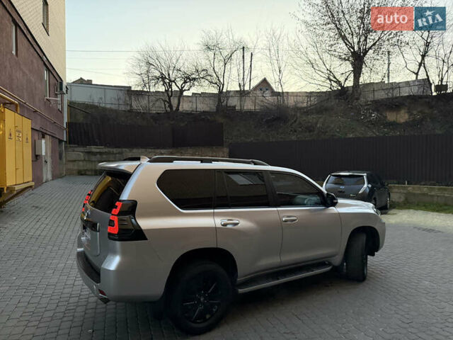 Серый Тойота Ленд Крузер Прадо, объемом двигателя 4 л и пробегом 91 тыс. км за 43500 $, фото 122 на Automoto.ua