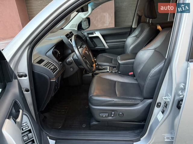 Серый Тойота Ленд Крузер Прадо, объемом двигателя 4 л и пробегом 91 тыс. км за 43500 $, фото 69 на Automoto.ua