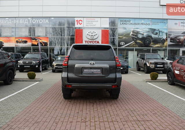 Серый Тойота Ленд Крузер Прадо, объемом двигателя 2.76 л и пробегом 92 тыс. км за 38300 $, фото 3 на Automoto.ua