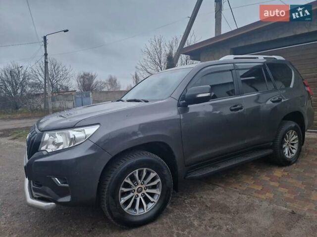 Серый Тойота Ленд Крузер Прадо, объемом двигателя 2.8 л и пробегом 260 тыс. км за 39800 $, фото 7 на Automoto.ua