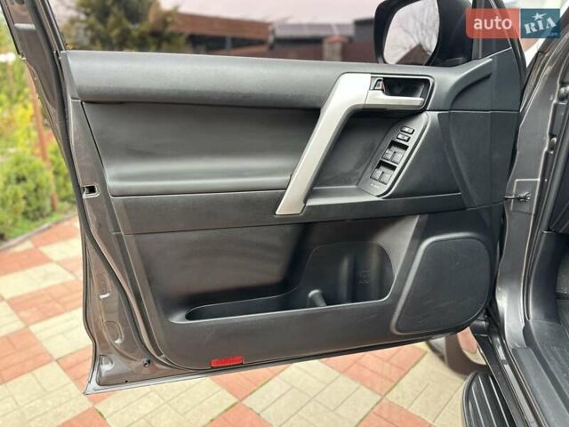 Серый Тойота Ленд Крузер Прадо, объемом двигателя 2.76 л и пробегом 134 тыс. км за 40500 $, фото 31 на Automoto.ua