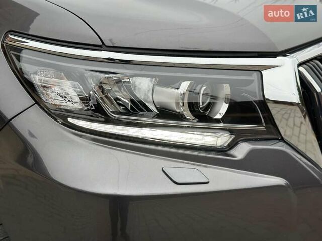 Серый Тойота Ленд Крузер Прадо, объемом двигателя 2.76 л и пробегом 134 тыс. км за 40500 $, фото 10 на Automoto.ua