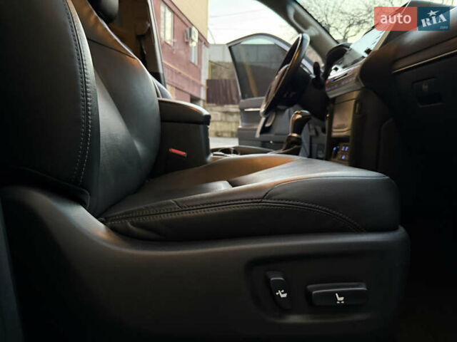 Серый Тойота Ленд Крузер Прадо, объемом двигателя 4 л и пробегом 91 тыс. км за 43500 $, фото 112 на Automoto.ua