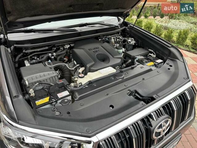 Серый Тойота Ленд Крузер Прадо, объемом двигателя 2.76 л и пробегом 134 тыс. км за 40500 $, фото 38 на Automoto.ua