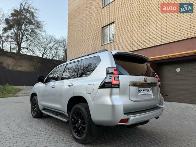 Серый Тойота Ленд Крузер Прадо, объемом двигателя 4 л и пробегом 91 тыс. км за 43500 $, фото 7 на Automoto.ua