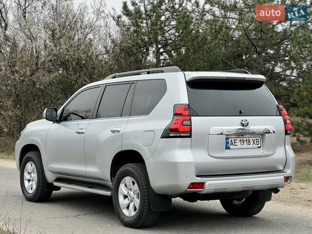 Серый Тойота Ленд Крузер Прадо, объемом двигателя 3.96 л и пробегом 64 тыс. км за 42900 $, фото 6 на Automoto.ua