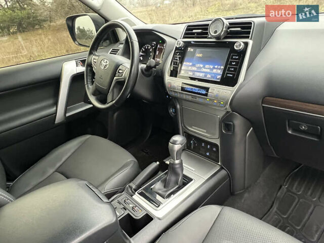 Серый Тойота Ленд Крузер Прадо, объемом двигателя 3.96 л и пробегом 64 тыс. км за 42900 $, фото 19 на Automoto.ua