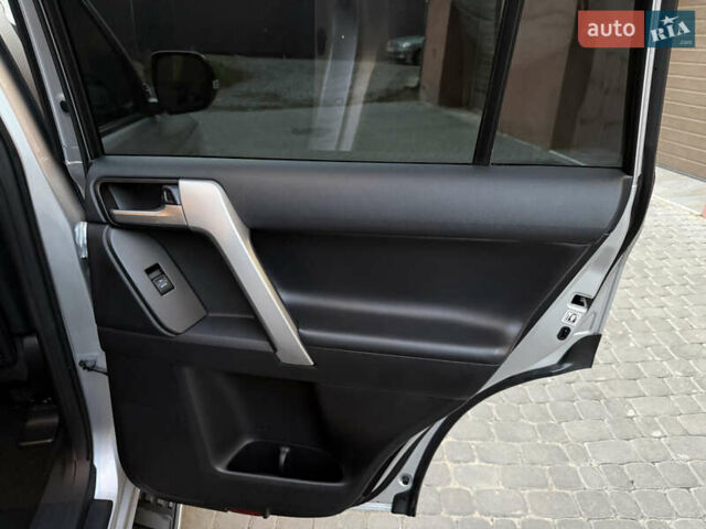 Серый Тойота Ленд Крузер Прадо, объемом двигателя 4 л и пробегом 91 тыс. км за 43500 $, фото 98 на Automoto.ua