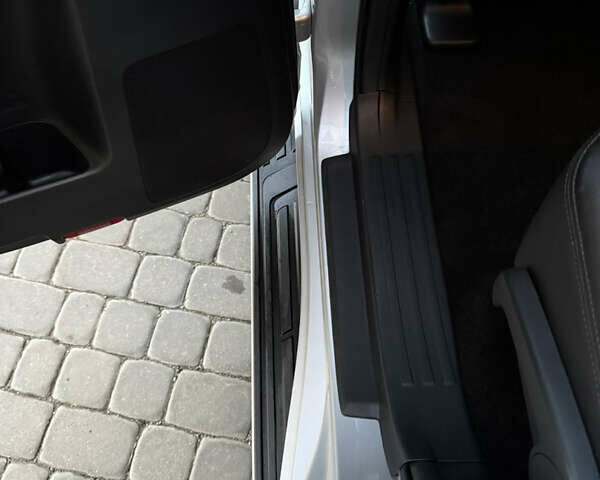 Серый Тойота Ленд Крузер Прадо, объемом двигателя 4 л и пробегом 91 тыс. км за 43500 $, фото 91 на Automoto.ua