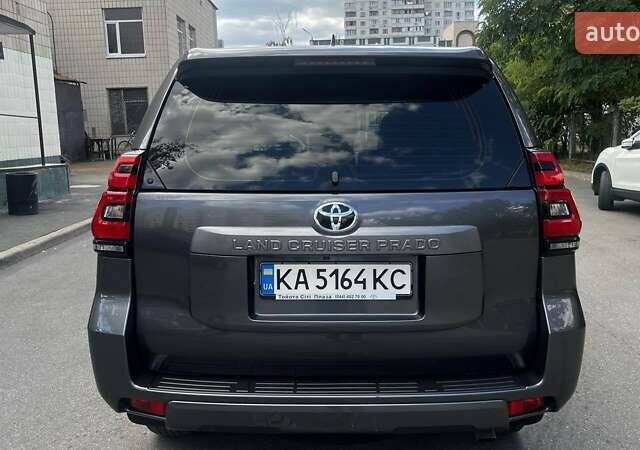 Серый Тойота Ленд Крузер Прадо, объемом двигателя 2.76 л и пробегом 111 тыс. км за 42000 $, фото 3 на Automoto.ua
