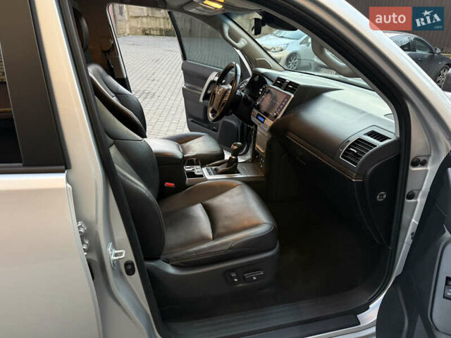 Серый Тойота Ленд Крузер Прадо, объемом двигателя 4 л и пробегом 91 тыс. км за 43500 $, фото 106 на Automoto.ua