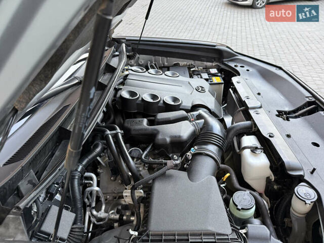 Серый Тойота Ленд Крузер Прадо, объемом двигателя 4 л и пробегом 91 тыс. км за 43500 $, фото 59 на Automoto.ua