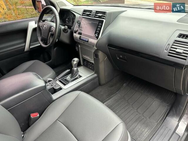 Серый Тойота Ленд Крузер Прадо, объемом двигателя 2.76 л и пробегом 134 тыс. км за 40500 $, фото 26 на Automoto.ua