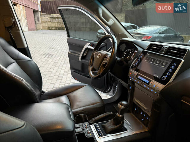 Серый Тойота Ленд Крузер Прадо, объемом двигателя 4 л и пробегом 91 тыс. км за 43500 $, фото 110 на Automoto.ua