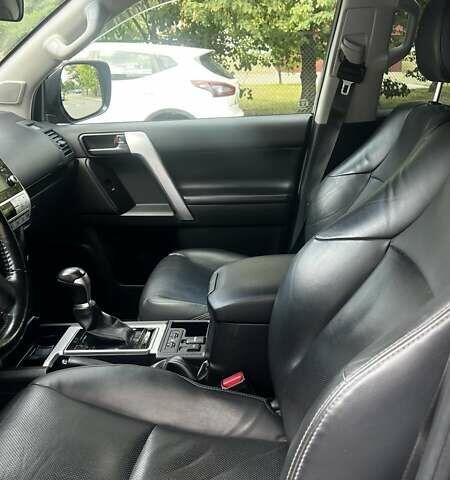 Серый Тойота Ленд Крузер Прадо, объемом двигателя 2.76 л и пробегом 111 тыс. км за 42000 $, фото 9 на Automoto.ua