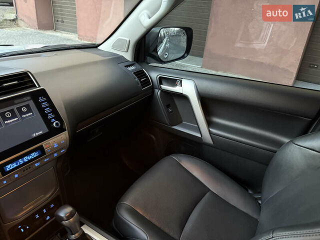 Серый Тойота Ленд Крузер Прадо, объемом двигателя 4 л и пробегом 91 тыс. км за 43500 $, фото 86 на Automoto.ua