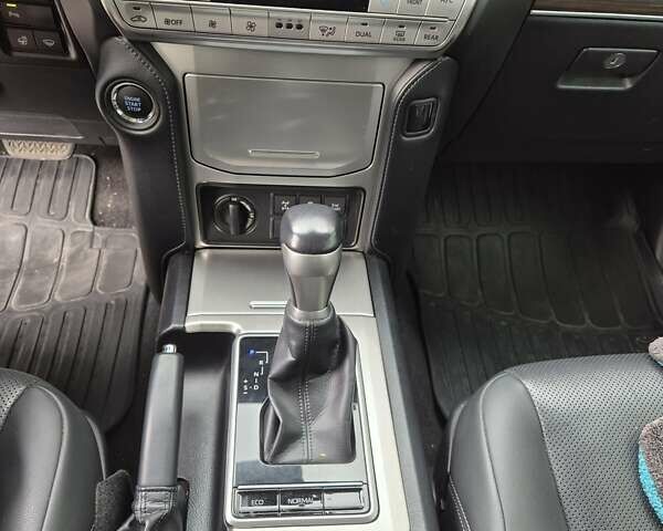 Серый Тойота Ленд Крузер Прадо, объемом двигателя 3.96 л и пробегом 25 тыс. км за 48500 $, фото 14 на Automoto.ua