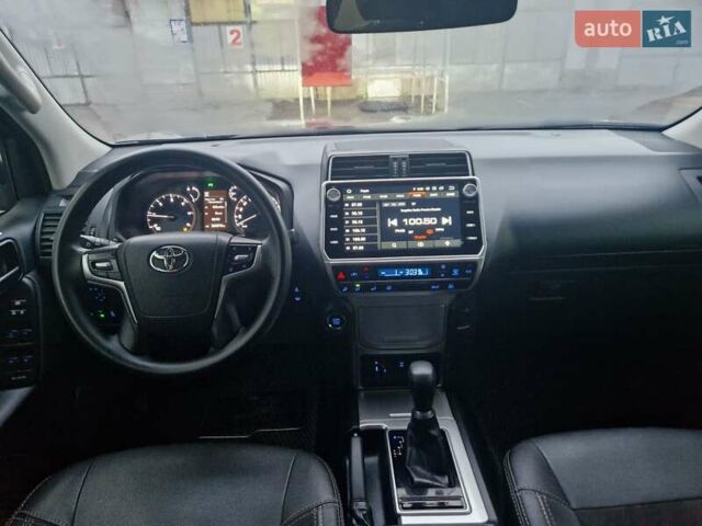 Серый Тойота Ленд Крузер Прадо, объемом двигателя 2.8 л и пробегом 260 тыс. км за 39800 $, фото 20 на Automoto.ua