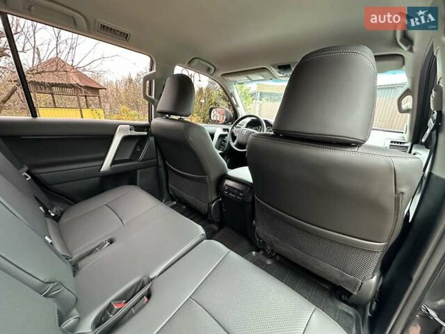 Серый Тойота Ленд Крузер Прадо, объемом двигателя 2.76 л и пробегом 134 тыс. км за 40500 $, фото 29 на Automoto.ua