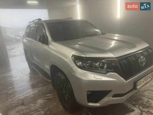 Сірий Тойота Ленд Крузер Прадо, об'ємом двигуна 3.96 л та пробігом 82 тис. км за 42500 $, фото 1 на Automoto.ua