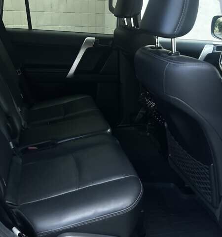 Серый Тойота Ленд Крузер Прадо, объемом двигателя 2.76 л и пробегом 111 тыс. км за 42000 $, фото 10 на Automoto.ua