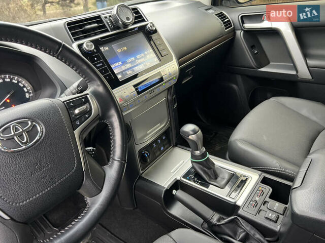 Серый Тойота Ленд Крузер Прадо, объемом двигателя 3.96 л и пробегом 64 тыс. км за 42900 $, фото 14 на Automoto.ua