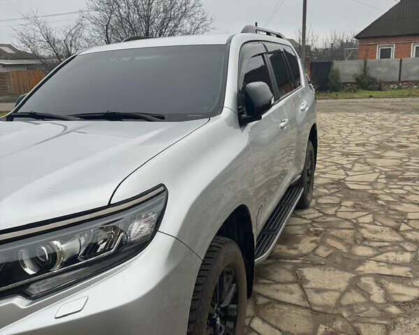 Сірий Тойота Ленд Крузер Прадо, об'ємом двигуна 3.96 л та пробігом 82 тис. км за 42500 $, фото 5 на Automoto.ua