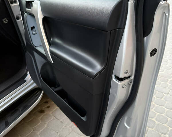 Серый Тойота Ленд Крузер Прадо, объемом двигателя 4 л и пробегом 91 тыс. км за 43500 $, фото 103 на Automoto.ua