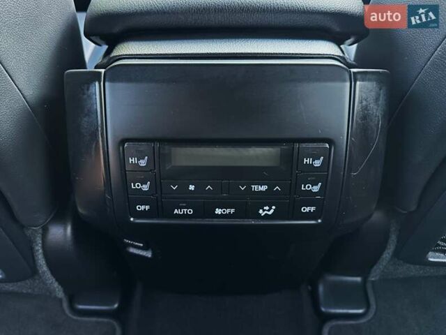 Тойота Ленд Крузер Прадо 2020 в Киеве на Automoto.ua Серый Тойота Ленд Крузер Прадо, объемом двигателя 2.76 л и пробегом 28 тыс. км за 43499 $, фото 27 на Automoto.ua