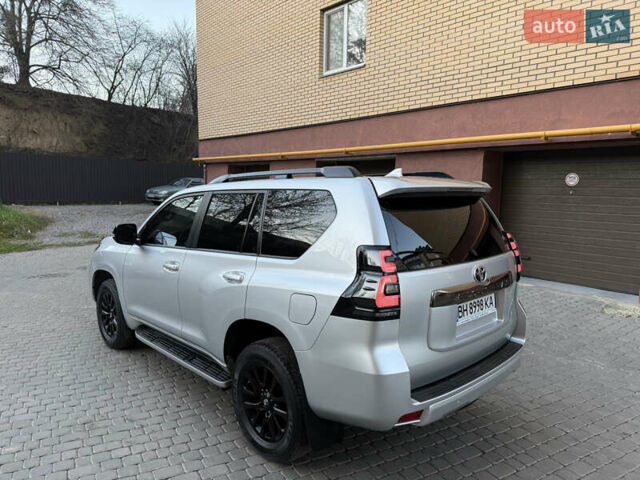 Серый Тойота Ленд Крузер Прадо, объемом двигателя 4 л и пробегом 91 тыс. км за 43500 $, фото 6 на Automoto.ua