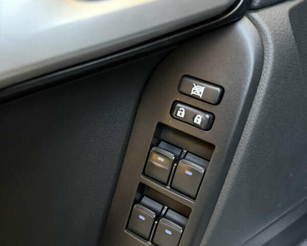 Серый Тойота Ленд Крузер Прадо, объемом двигателя 4 л и пробегом 91 тыс. км за 43500 $, фото 67 на Automoto.ua