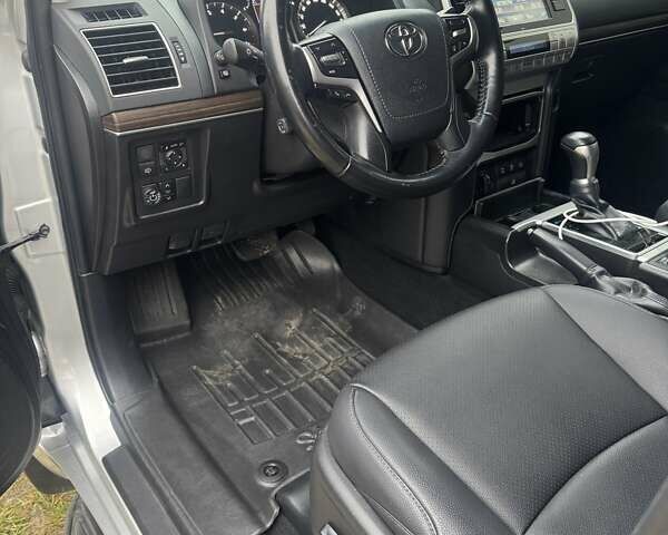 Сірий Тойота Ленд Крузер Прадо, об'ємом двигуна 3.96 л та пробігом 110 тис. км за 35500 $, фото 6 на Automoto.ua