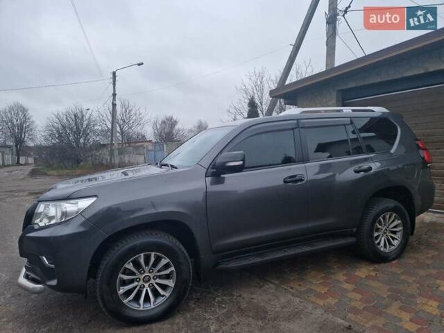 Серый Тойота Ленд Крузер Прадо, объемом двигателя 2.8 л и пробегом 260 тыс. км за 39800 $, фото 8 на Automoto.ua