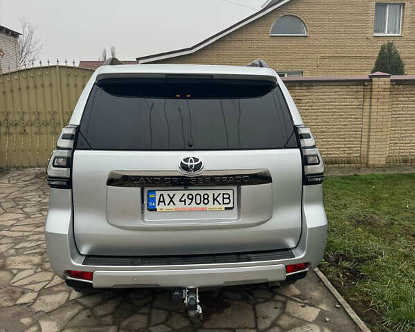 Сірий Тойота Ленд Крузер Прадо, об'ємом двигуна 3.96 л та пробігом 82 тис. км за 42500 $, фото 9 на Automoto.ua