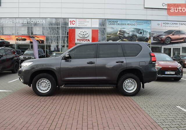Серый Тойота Ленд Крузер Прадо, объемом двигателя 2.76 л и пробегом 92 тыс. км за 38300 $, фото 2 на Automoto.ua