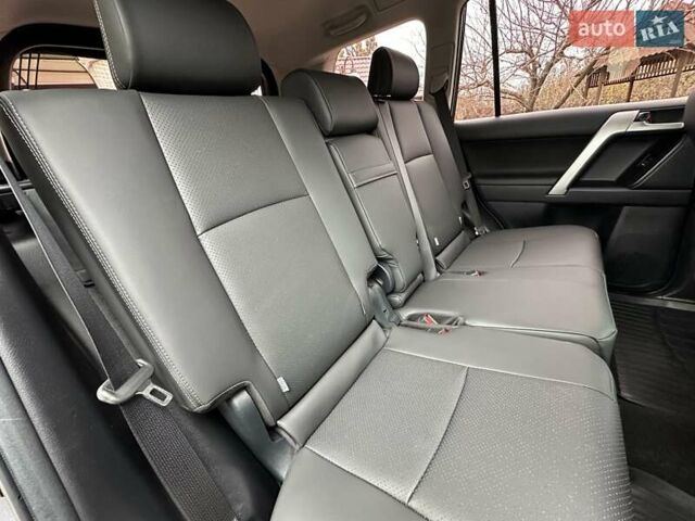 Серый Тойота Ленд Крузер Прадо, объемом двигателя 2.76 л и пробегом 134 тыс. км за 40500 $, фото 30 на Automoto.ua