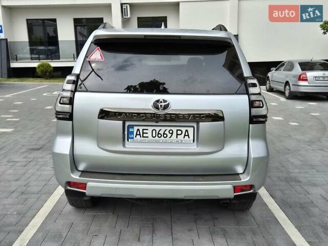 Серый Тойота Ленд Крузер Прадо, объемом двигателя 3.96 л и пробегом 25 тыс. км за 48500 $, фото 9 на Automoto.ua