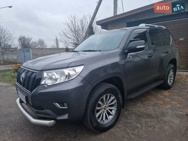 Серый Тойота Ленд Крузер Прадо, объемом двигателя 2.8 л и пробегом 260 тыс. км за 39800 $, фото 2 на Automoto.ua